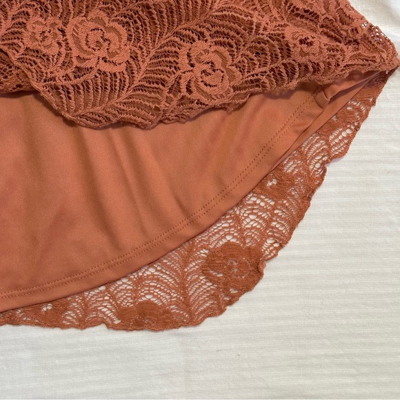 American Rag Cie Rust Lace Top Size S - Picture 4 of 8